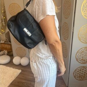 🖤 Coach Black Leather Shoulder Bag — Like New 🖤